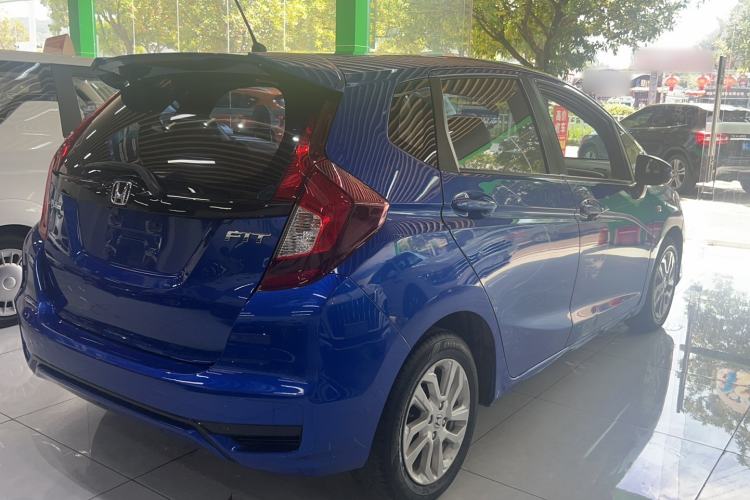 Used Honda Fit 2018 1.5L CVT Comfort Sunroof Version Exterior 4