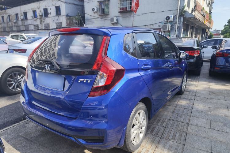 Used Honda Fit 2018 1.5L CVT Comfort Sunroof Version Exterior 4