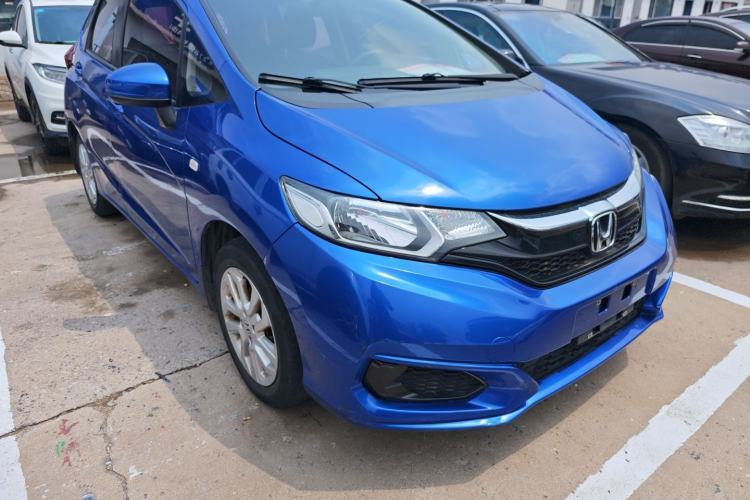 Used Honda Fit 2018 1.5L CVT Comfort Sunroof Version Exterior 5