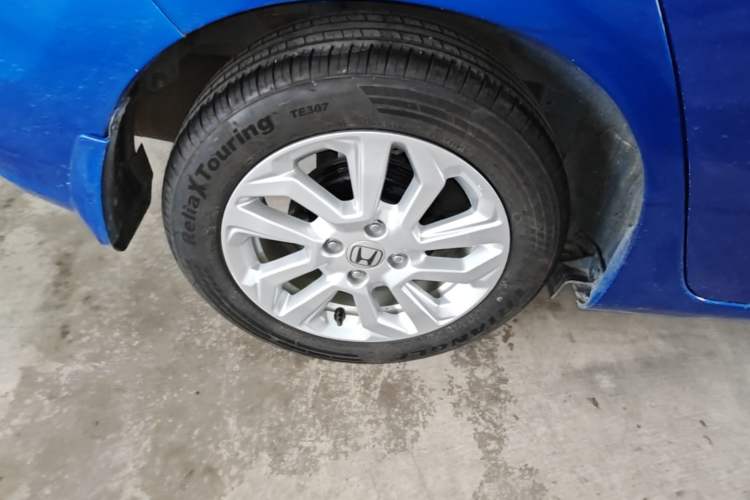 Used Honda Fit 2018 1.5L CVT Comfort Sunroof Version Exterior 5