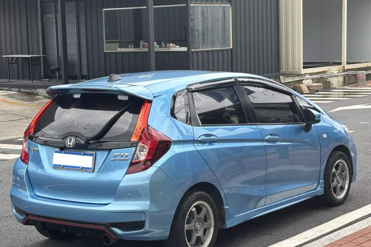 Used Honda Fit 2018 1.5L CVT Trendy Run+ Edition Exterior 5