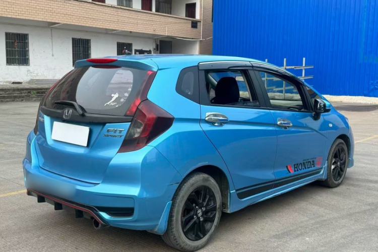 Used Honda Fit 2018 1.5L CVT Trendy Run+ Edition Exterior 5