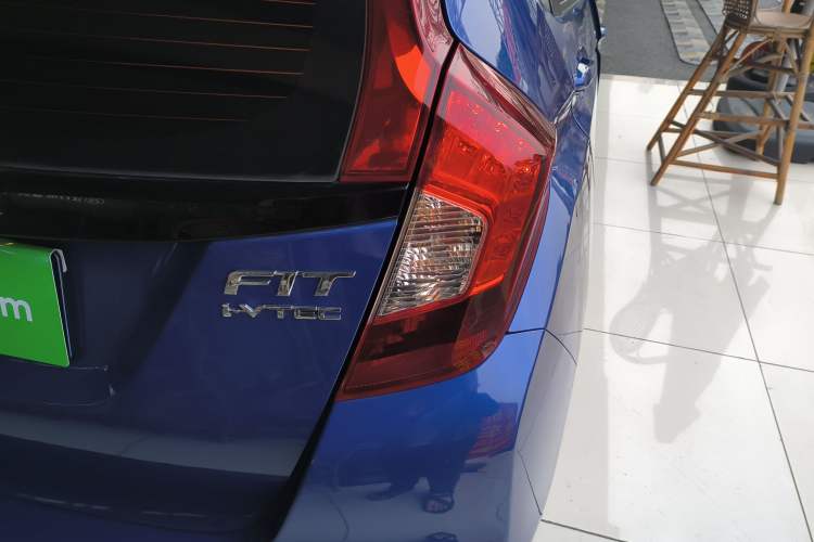 Used Honda Fit 2018 1.5L CVT Comfort Version Exterior 6