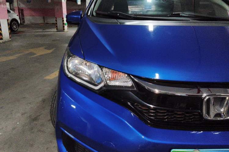Used Honda Fit 2018 1.5L CVT Comfort Sunroof Version Exterior 6
