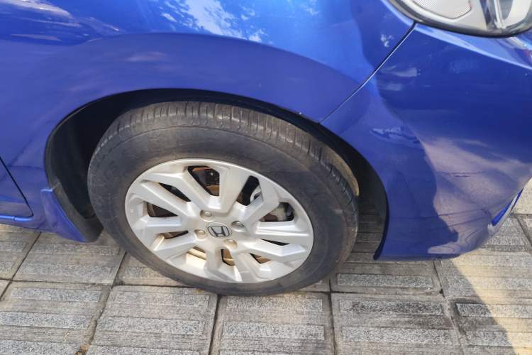 Used Honda Fit 2018 1.5L CVT Comfort Sunroof Version Exterior 6