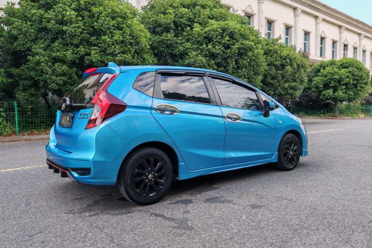 Used Honda Fit 2018 1.5L CVT Trendy Run+ Edition Exterior 6