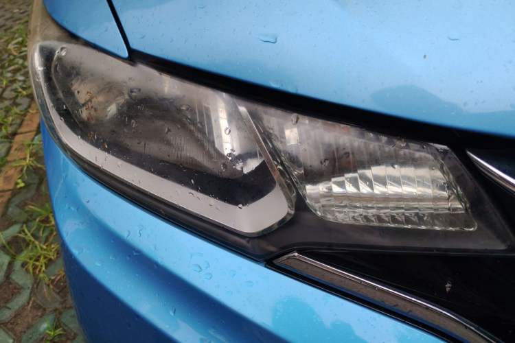 Used Honda Fit 2018 1.5L CVT Trendy Run+ Edition Exterior 6
