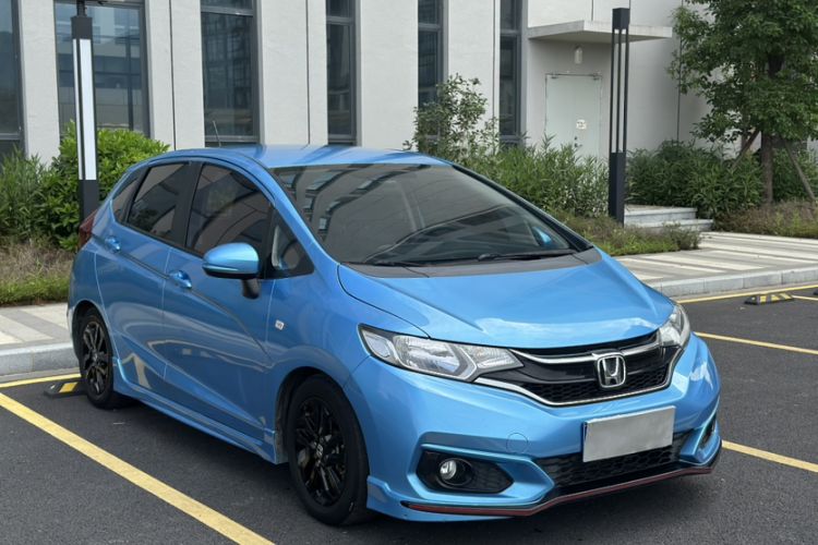 Used Honda Fit 2018 1.5L CVT Trendy Sports Edition Exterior 9