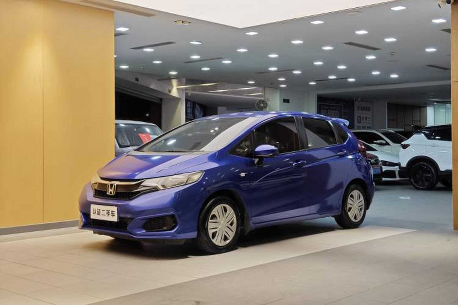 Used Honda Fit 2018 1.5L CVT Comfort Version Front Left 45 Deg