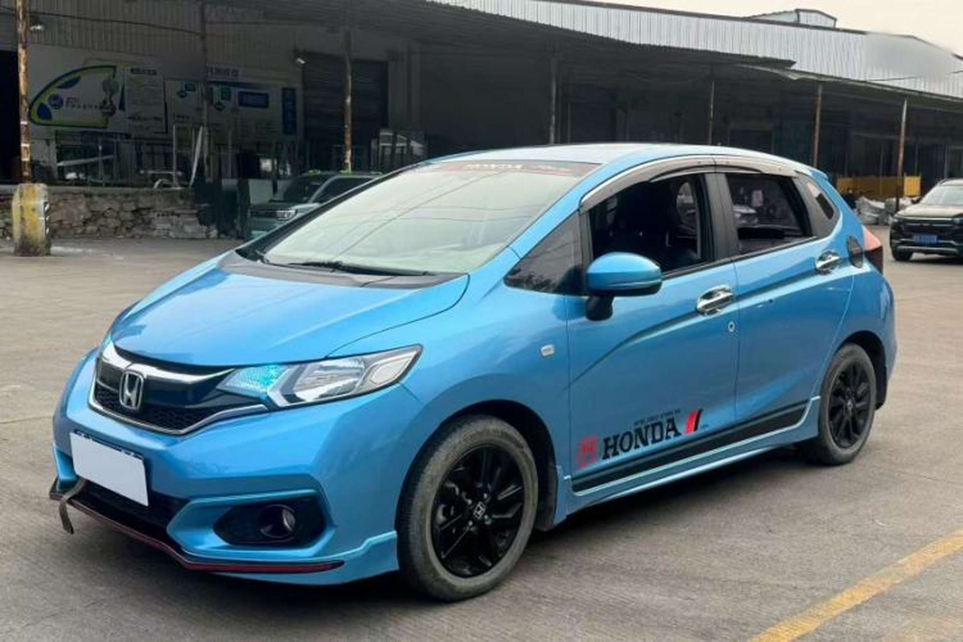 Used Honda Fit 2018 1.5L CVT Trendy Run+ Edition Front Left 45 Deg