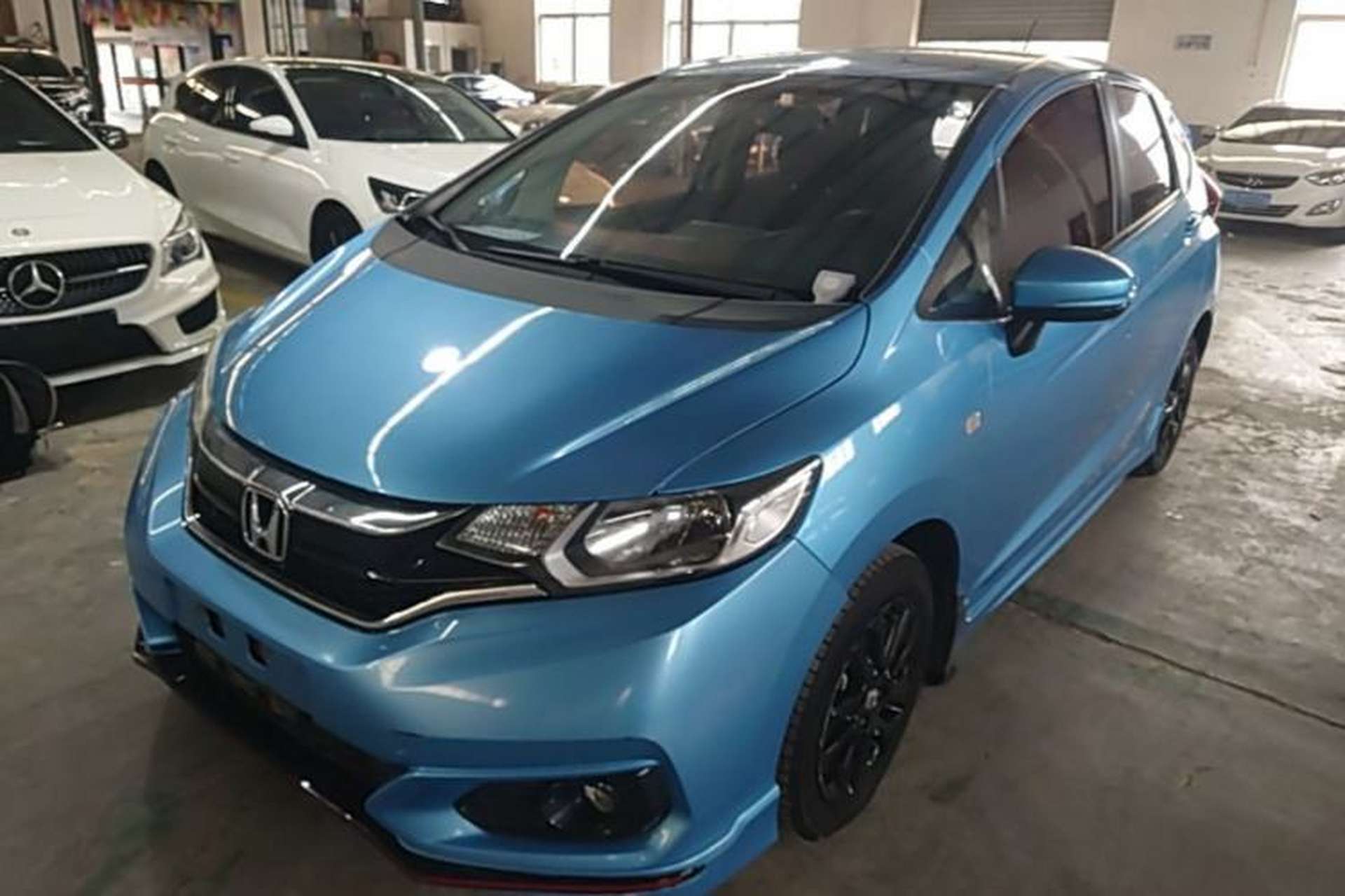 Used Honda Fit 2018 1.5L CVT Trendy Sports Edition Front Left 45 Deg