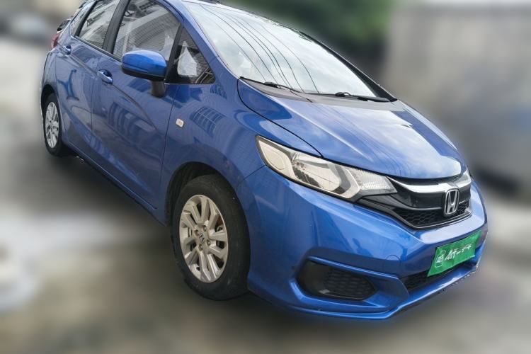 Used Honda Fit 2018 1.5L CVT Comfort Sunroof Version Front Right 45 Deg