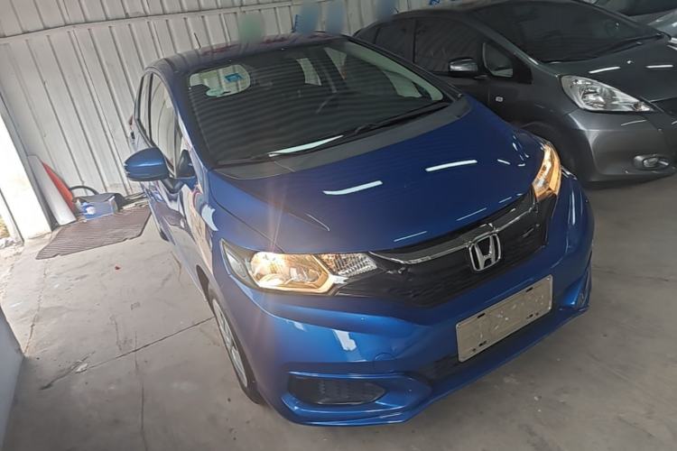 Used Honda Fit 2018 1.5L CVT Comfort Version Front Right 45 Deg