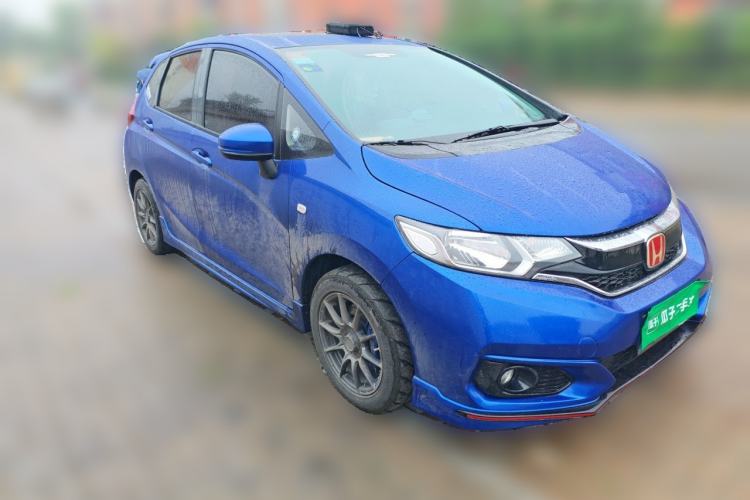 Used Honda Fit 2018 1.5L CVT Trendy Run+ Edition Front Right 45 Deg