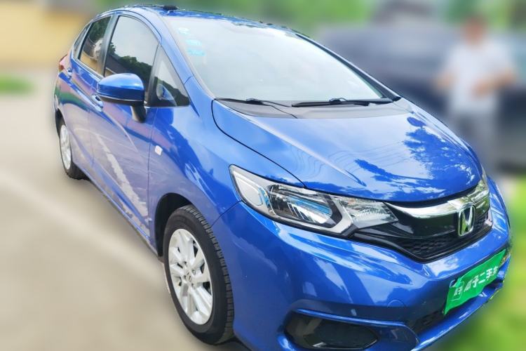 Used Honda Fit 2018 1.5L CVT Comfort Sunroof Version Front Right 45 Deg