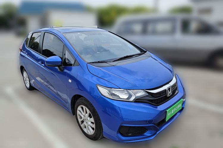 Used Honda Fit 2018 1.5L CVT Comfort Sunroof Version Front Right 45 Deg