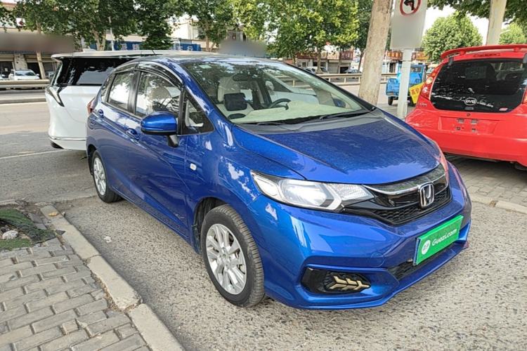Used Honda Fit 2018 1.5L CVT Comfort Sunroof Version Front Right 45 Deg
