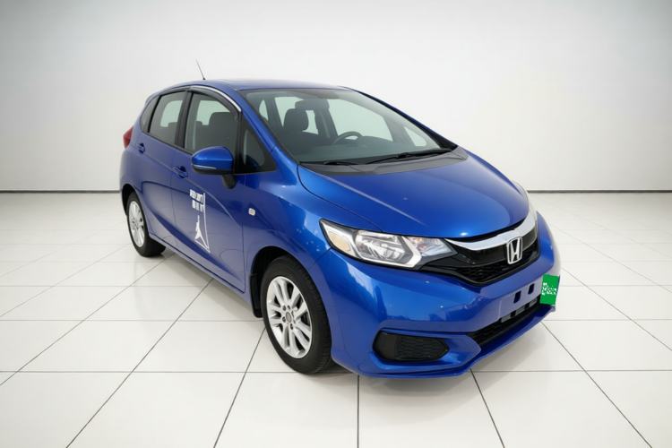 Used Honda Fit 2018 1.5L CVT Comfort Sunroof Version Front Right 45 Deg