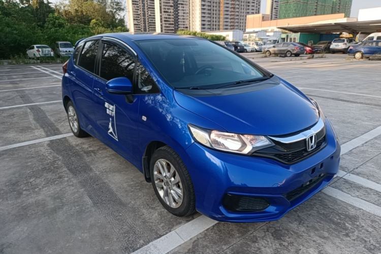 Used Honda Fit 2018 1.5L CVT Comfort Sunroof Version Front Right 45 Deg