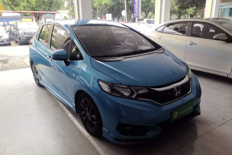 Used Honda Fit 2018 1.5L CVT Trendy Sports Edition Front Right 45 Deg