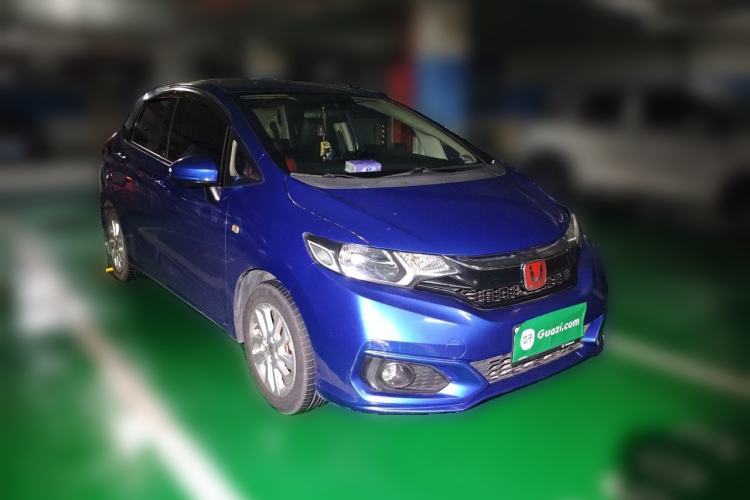 Used Honda Fit 2018 1.5L CVT Comfort Sunroof Version Front Right 45 Deg