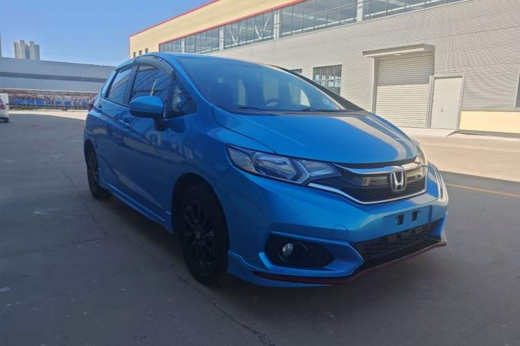 Used Honda Fit 2018 1.5L CVT Trendy Sports Edition Front Right 45 Deg