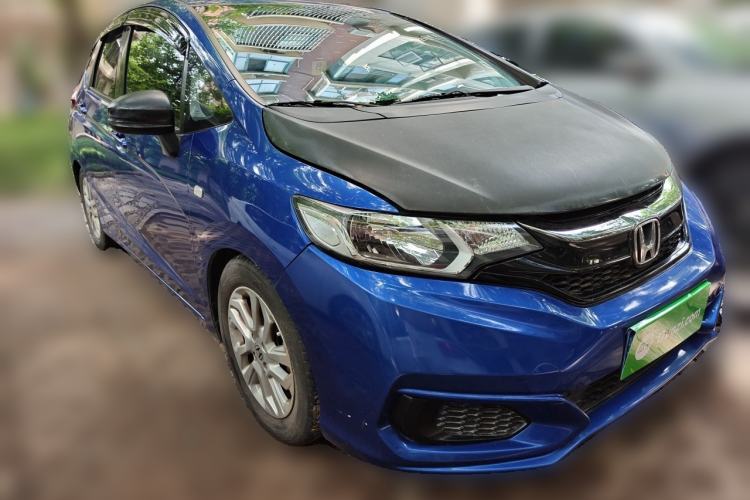 Used Honda Fit 2018 1.5L CVT Comfort Sunroof Version Front Right 45 Deg