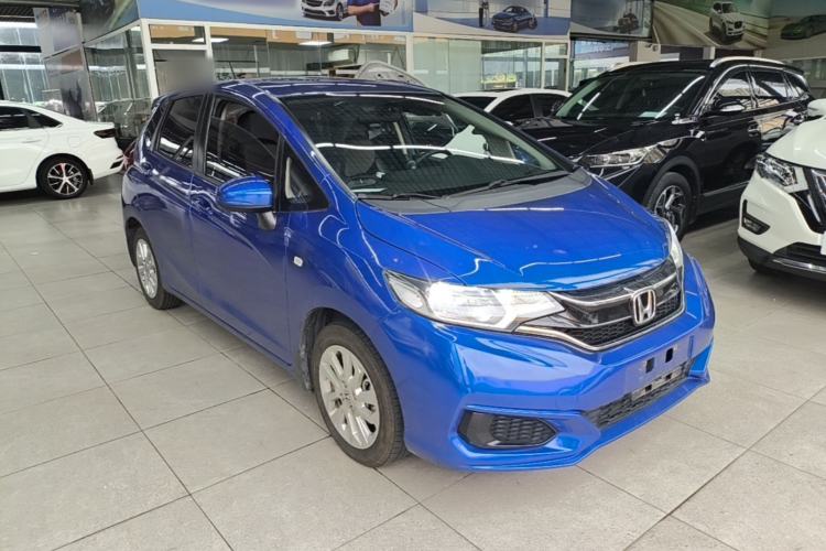 Used Honda Fit 2018 1.5L CVT Comfort Sunroof Version Front Right 45 Deg
