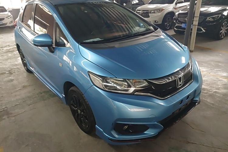 Used Honda Fit 2018 1.5L CVT Trendy Sports Edition Front Right 45 Deg