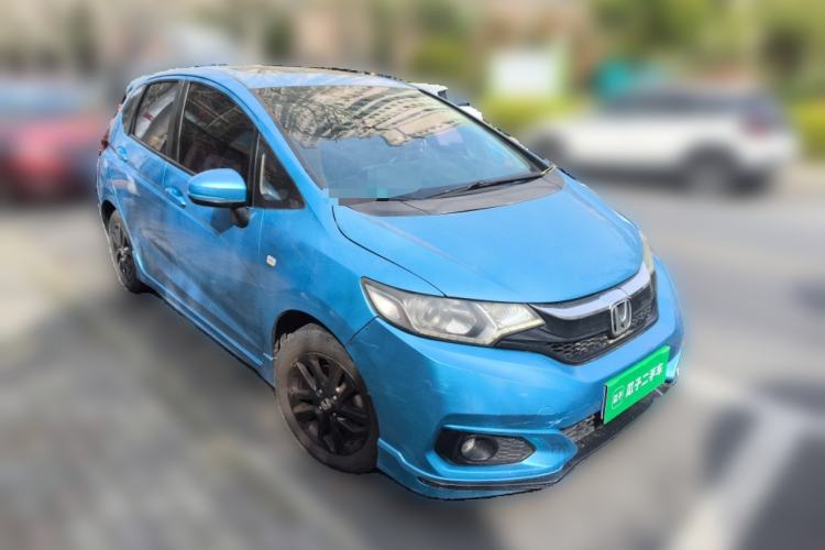 Used Honda Fit 2018 1.5L CVT Trendy Run+ Edition Front Right 45 Deg