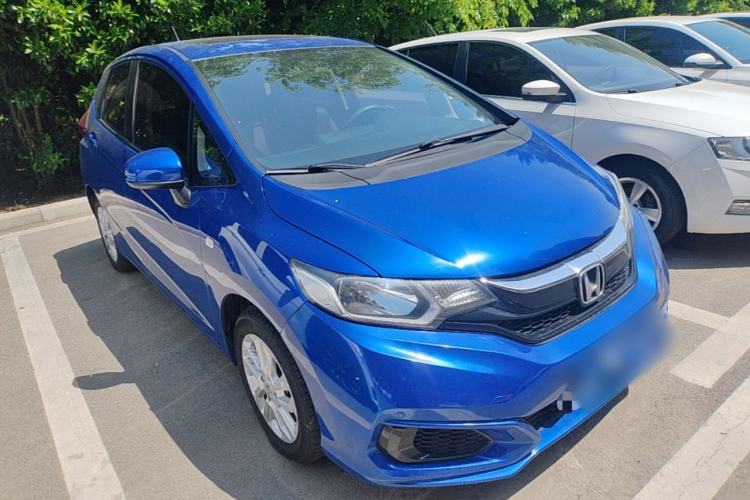 Used Honda Fit 2018 1.5L CVT Comfort Sunroof Version Front Right 45 Deg