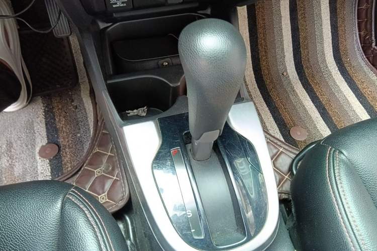 Used Honda Fit 2018 1.5L CVT Trendy Sports Edition Gear Lever