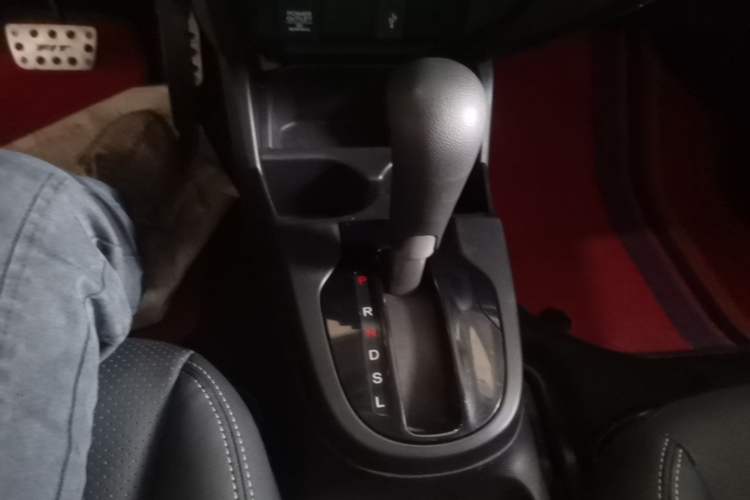 Used Honda Fit 2018 1.5L CVT Comfort Version Gear Lever