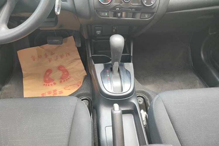 Used Honda Fit 2018 1.5L CVT Comfort Sunroof Version Gear Lever