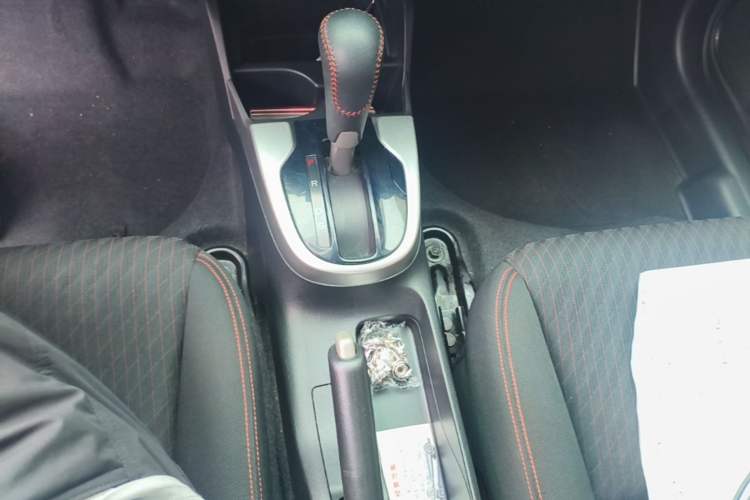 Used Honda Fit 2018 1.5L CVT Trendy Run+ Edition Gear Lever