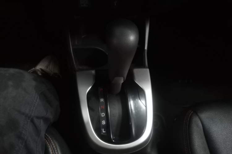 Used Honda Fit 2018 1.5L CVT Trendy Sports Edition Gear Lever