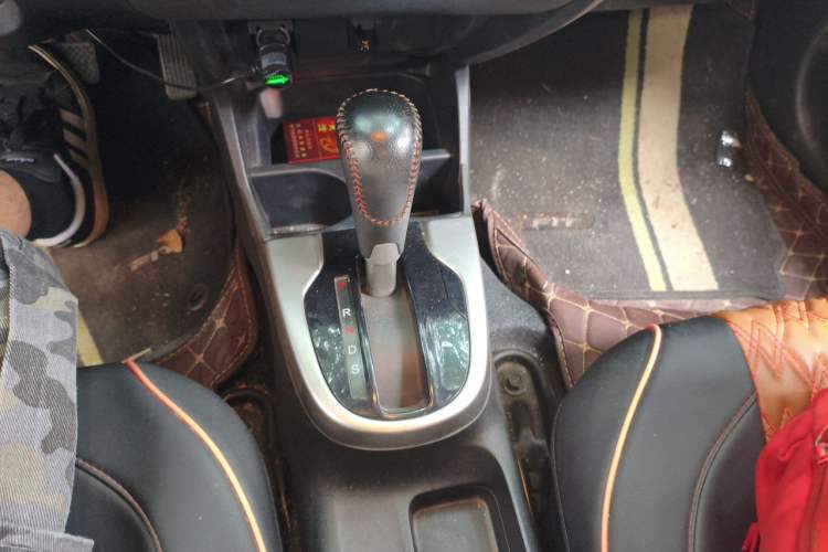 Used Honda Fit 2018 1.5L CVT Trendy Run+ Edition Gear Lever