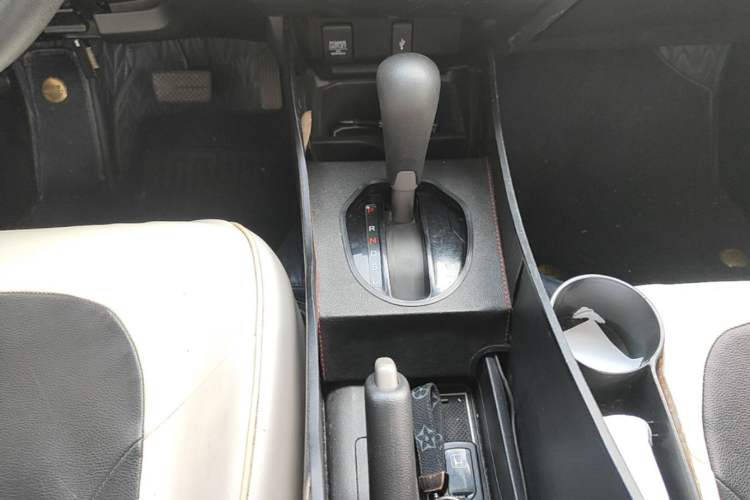 Used Honda Fit 2018 1.5L CVT Comfort Sunroof Version Gear Lever