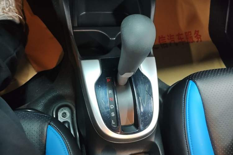 Used Honda Fit 2018 1.5L CVT Trendy Sports Edition Gear Lever