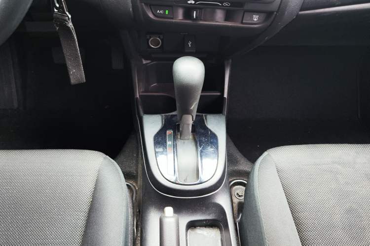 Used Honda Fit 2018 1.5L CVT Comfort Sunroof Version Gear Lever