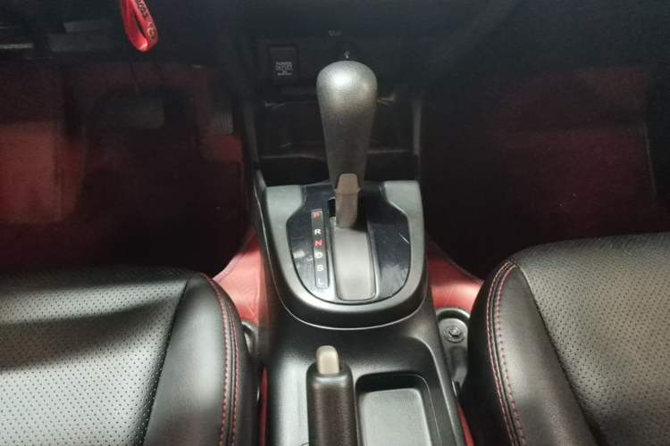 Used Honda Fit 2018 1.5L CVT Comfort Sunroof Version Gear Lever