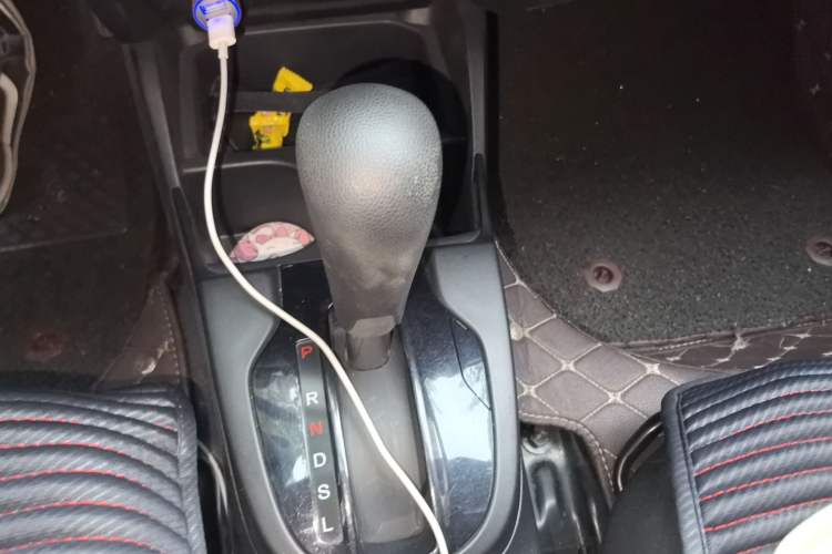 Used Honda Fit 2018 1.5L CVT Comfort Sunroof Version Gear Lever