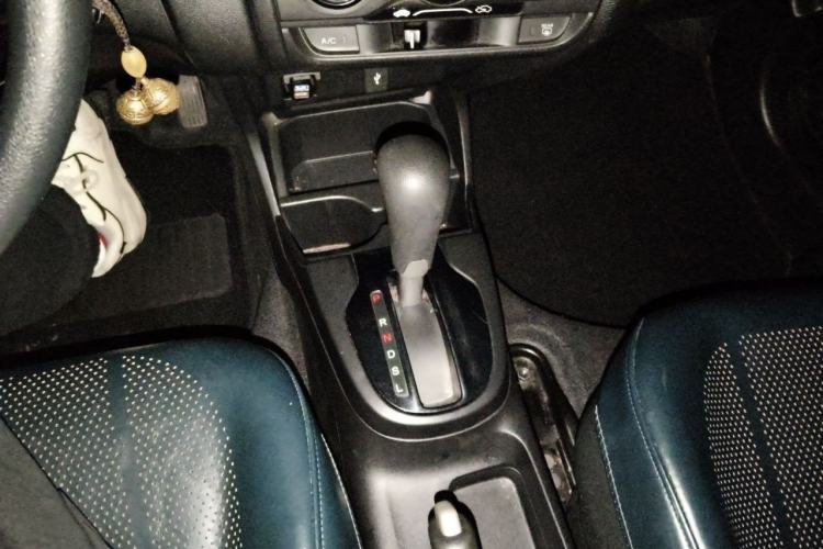 Used Honda Fit 2018 1.5L CVT Comfort Sunroof Version Gear Lever