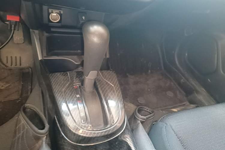 Used Honda Fit 2018 1.5L CVT Comfort Sunroof Version Gear Lever