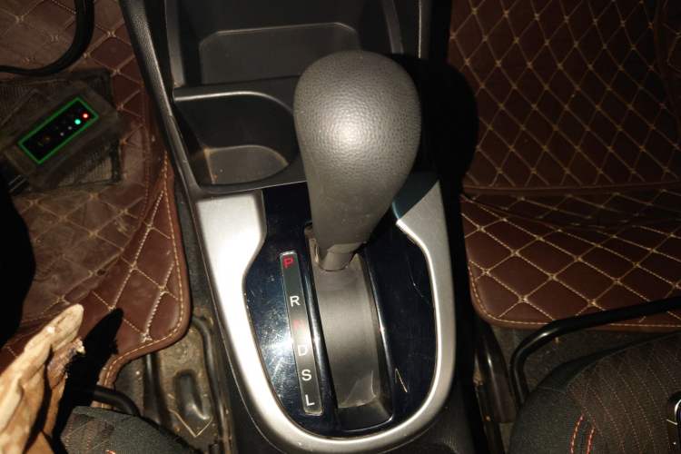 Used Honda Fit 2018 1.5L CVT Trendy Sports Edition Gear Lever