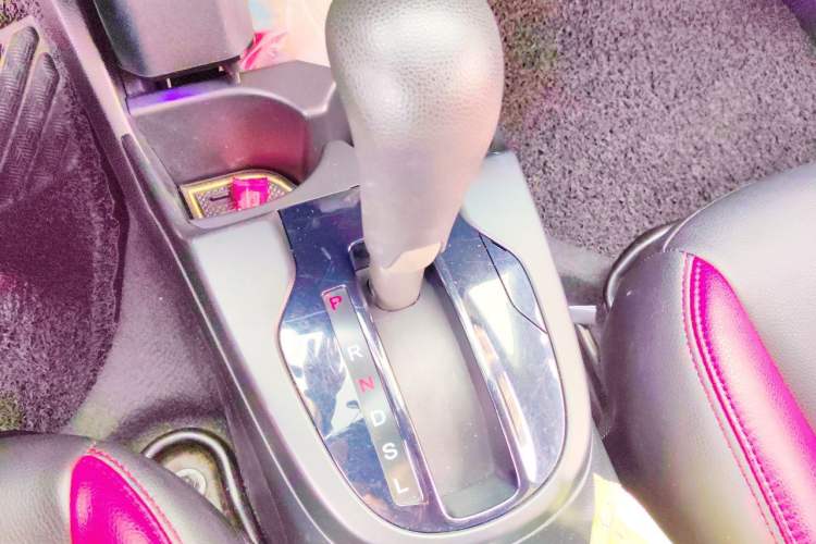 Used Honda Fit 2018 1.5L CVT Comfort Sunroof Version Gear Lever