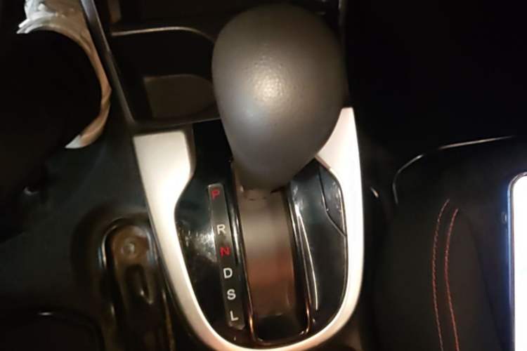 Used Honda Fit 2018 1.5L CVT Trendy Sports Edition Gear Lever