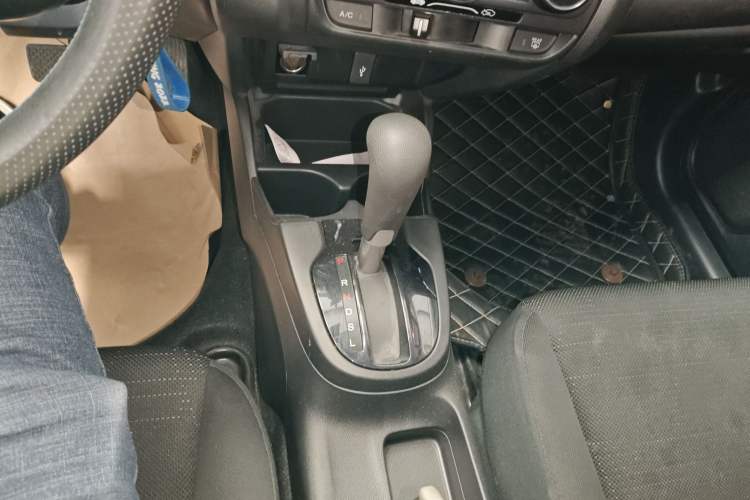 Used Honda Fit 2018 1.5L CVT Comfort Sunroof Version Gear Lever