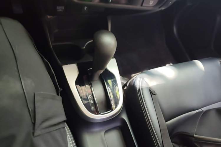 Used Honda Fit 2018 1.5L CVT Trendy Sports Edition Gear Lever
