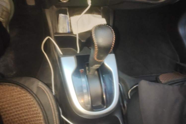 Used Honda Fit 2018 1.5L CVT Trendy Run+ Edition Gear Lever